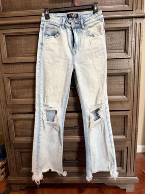 Light Wash Distressed Women's Jeans - Casual Straight Leg Wild Oak Boutique